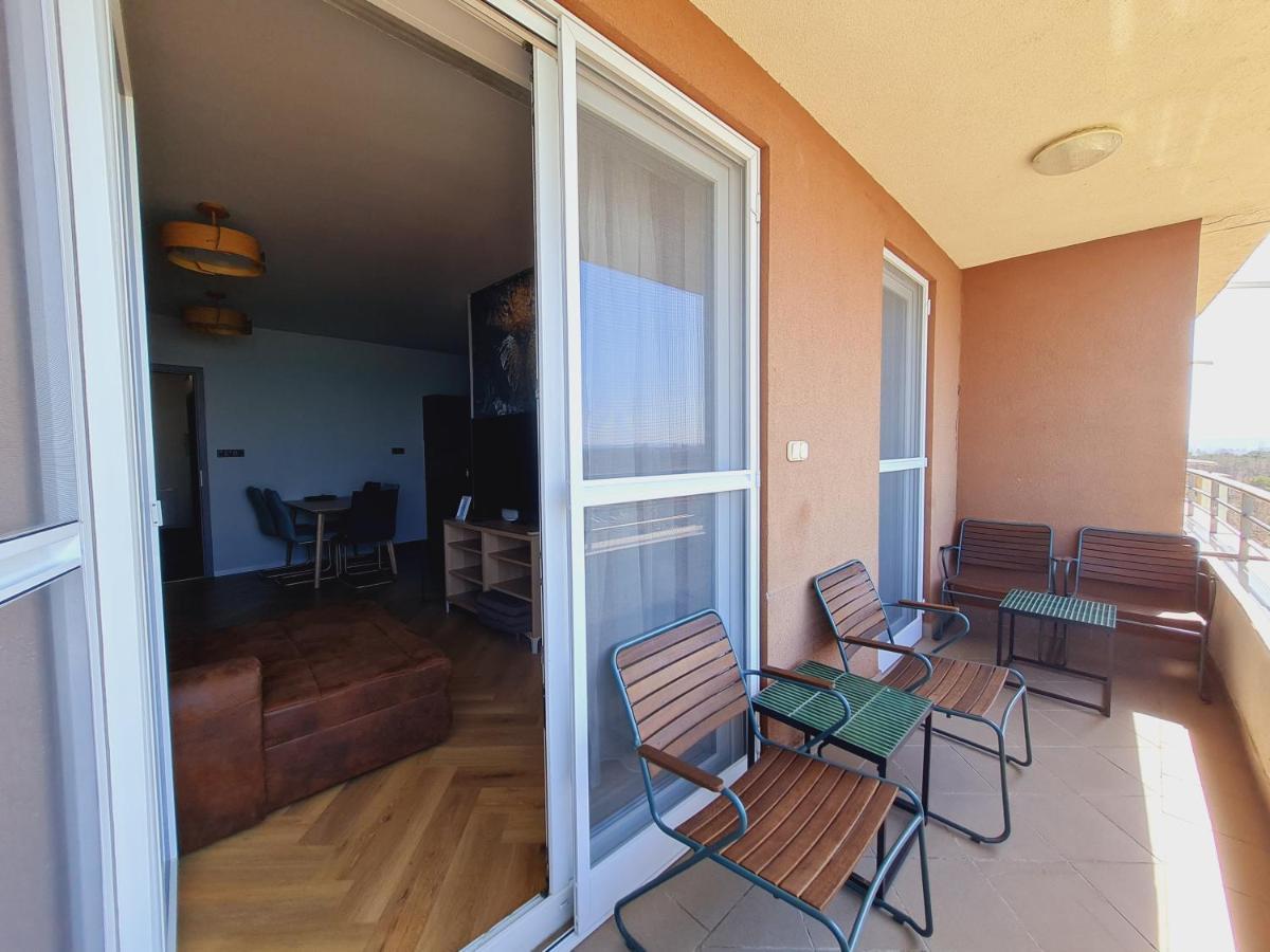 Club218 Wellness Apartments Siofok Bagian luar foto